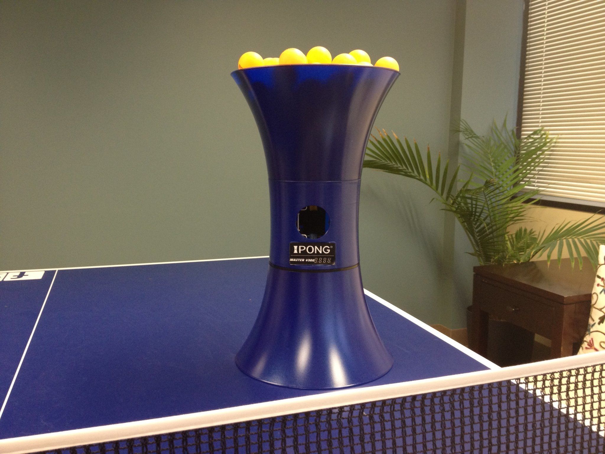 ipong-v300-ping-pong-robot ipong v300 ping pong robot