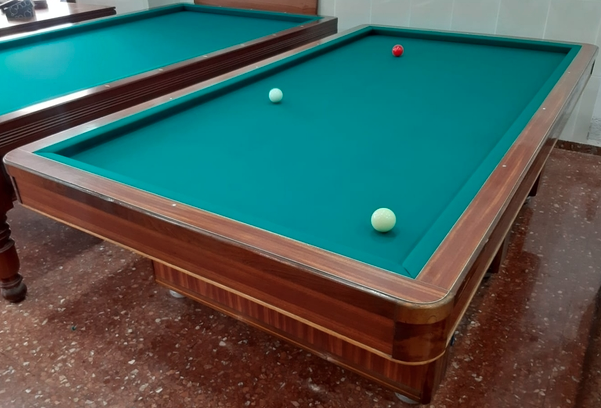billiards-table Billiards table has no pockets